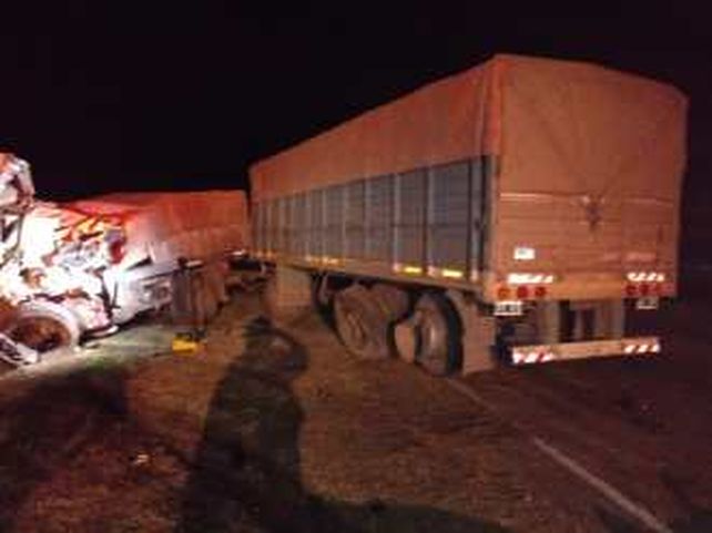 Tremendo choque frontal entre dos camiones en la Ruta 34 a la altura de ...