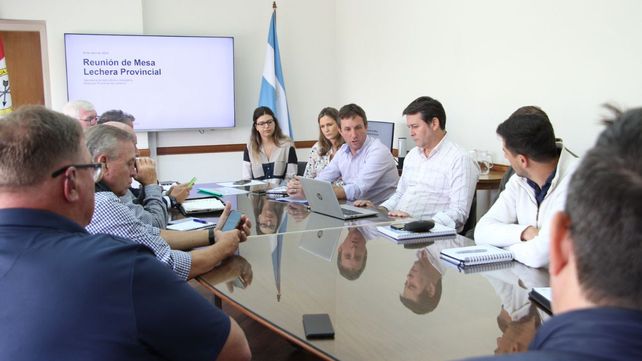 La mesa de la lechería de Santa Fe va por la derogación de las retenciones a los lácteos