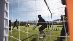 El Dibu Martínez estará en el banco de Argentina ante Chile el jueves.