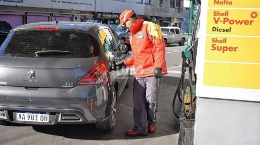 Aumentó la nafta en Santa Fe: cuánto cuesta llenar un tanque