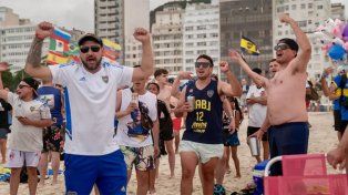 Los hinchas de Boca otra vez coparon Copacabana luego de la emboscada y represión policial