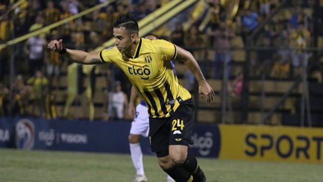 En carpeta. Cristian Báez es uno de los defensores apuntados por el técnico canalla.