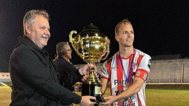 Atlético Paraná se quedó con la Copa.
