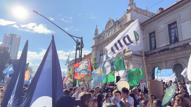 Comenzó la quinta Marcha Federal Universitaria: la comunidad educativa vuelve a concentrarse en las calles de Santa Fe