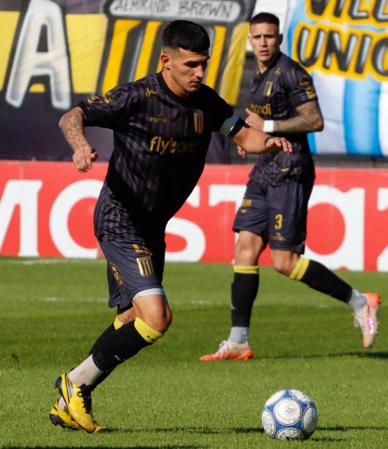 Almirante Brown se impuso ante Ciudad de Bolívar y Colón necesita ganar para seguir prendido arriba