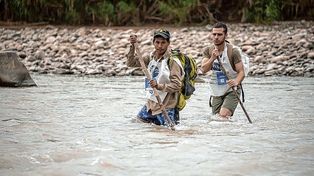 Censo 2022: cruzar a pie el río Bermejo para censar en la selva 
