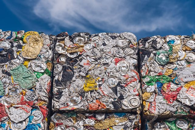 El reciclaje es la base de esta industria rosarina que logra perfiles de aluminio de excelente calidad.