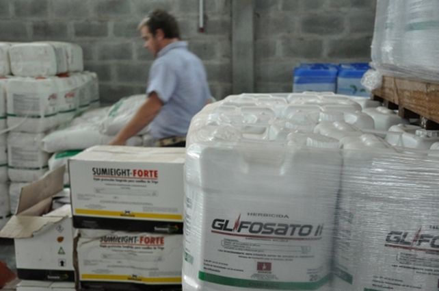 herbicida. Quieren evitar peligros por el uso del glifosato.