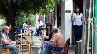 El veredazo apunta a compartir un mate entre vecinos y recuperar el espacio público.
