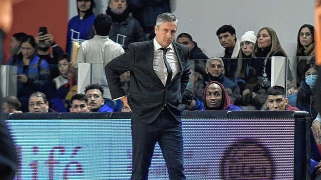 Sebastián González vuelve a Atenas