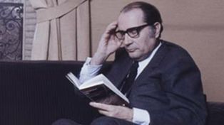 Subastan la biblioteca de Miterrand, valuada en 450 mil euros