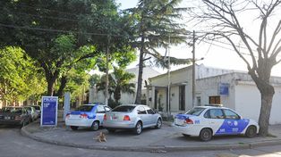 Un vendedor ambulante está en coma tras estar detenido en la seccional 15ª