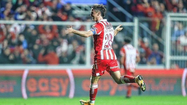 Unión le ganó a Central y es único escolta de Huracán Unión le ganó a Central y es único escolta de Huracán