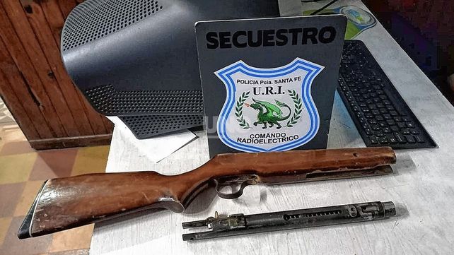 Le apuntó con una escopeta en la cabeza a una nena y la Policía lo atrapó