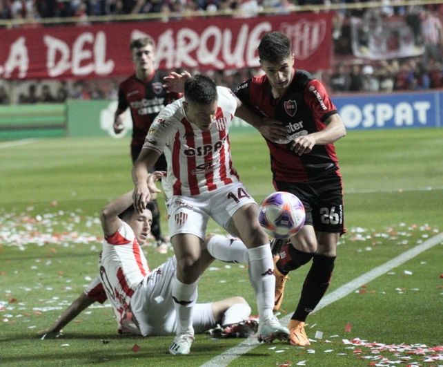 Newells golpeó justo, aguantó a Unión y se trajo tres puntos de oro