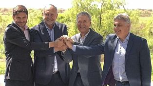 Perotti y Pullaro firmaron el contrato para el inicio del acueducto interprovincial con Córdoba