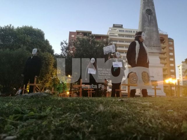 A plaza llena, santafesinos marcharon para pedir justicia por la inundación del 2003