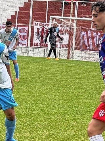 Regional Amateur: victorias de Atlético Paraná y Atlético Neuquén