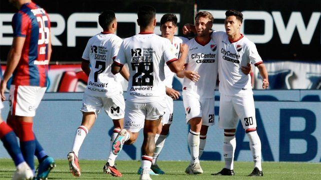 Newells sorprendió a San Lorenzo y lo goleó en el Nuevo Gasómetro