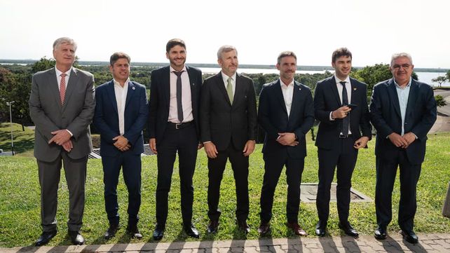 Gobernadores en la última reunión de Paraná. Una disputa de posiciones con el gobierno nacional. Gobernadores en la última reunión de Paraná. Una disputa de posiciones con el gobierno nacional.