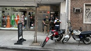 El momento del allanamiento a la financiera de España 889.&nbsp; 