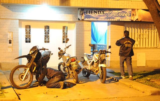 Rueda al 1800. En la casa de Juan Ramírez anoche secuestraron seis bolsas de monedas