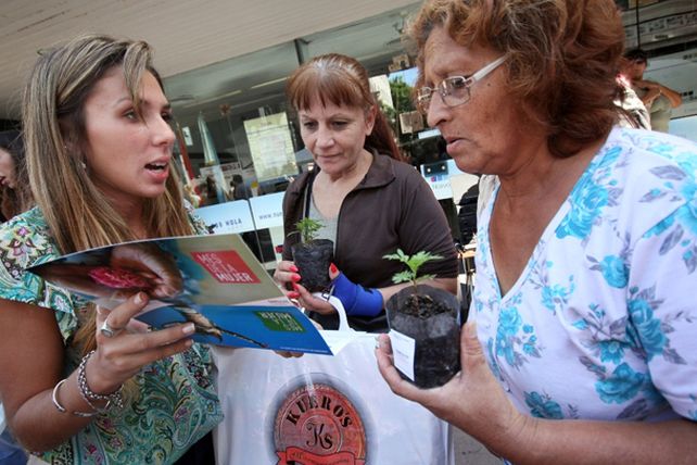Con una creación colectiva, la ciudad rindió homenaje a sus mujeres