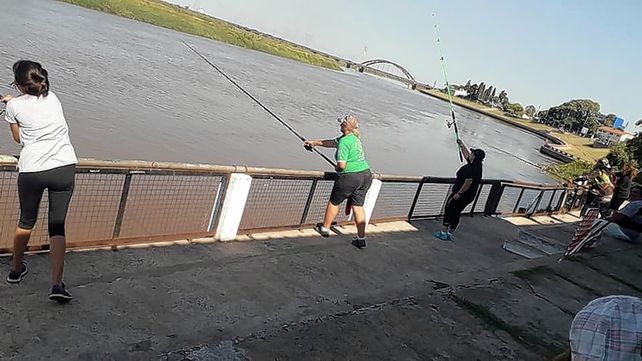Torneo de pesca femenino en club El Julepe de Santo Tomé