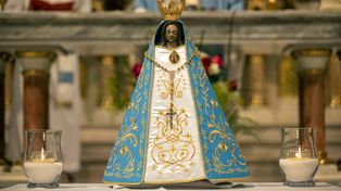 Se subió a la Scaloneta: la Virgen de Luján ahora tiene tres estrellas