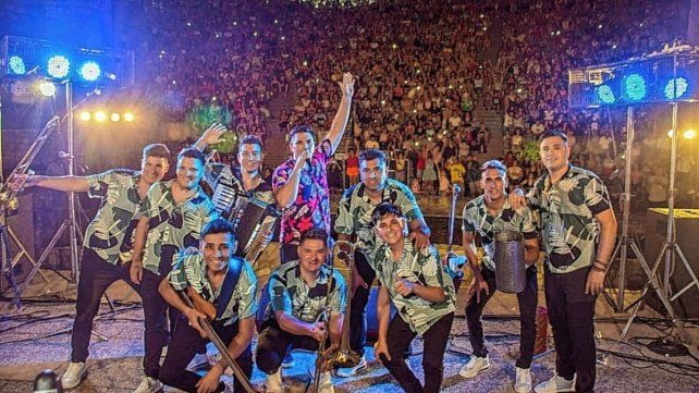 Los Bam Band hicieron bailar al público con su cumbia en el Anfiteatro