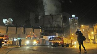 Se incendió un depósito en el Supermercado Coto en Ituzaingó y San Luis