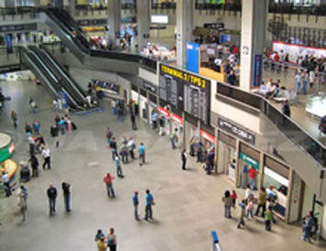 Una familia argentina vive hace un mes en un aeropuerto de Brasil