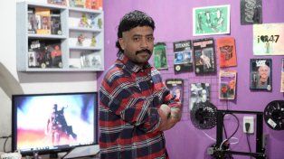 José “Jota” Fuentes empezó como un hobby a hacer sus muñecos y ahora tiene demanda desde distintos puntos del país.