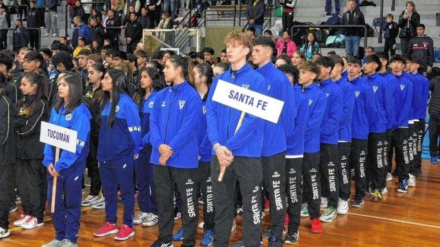 Santa Fe tuvo un buen comienzo en ambas ramas en el Campeonato Nacional Sub 16. Santa Fe tuvo un buen comienzo en ambas ramas en el Campeonato Nacional Sub 16.