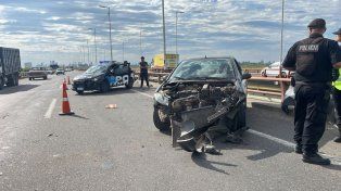 Fuerte choque en la autopista Santa Fe - Rosario.