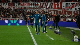 Central. El técnico canalla jugaría de movida con la dupla de Enzo Copetti y Alejo Veliz para recibir a los venezolanos en el Gigante.