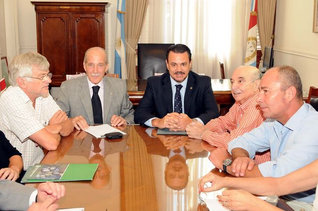 Ate y Upcn ponen un 25% como piso para la discusión salarial