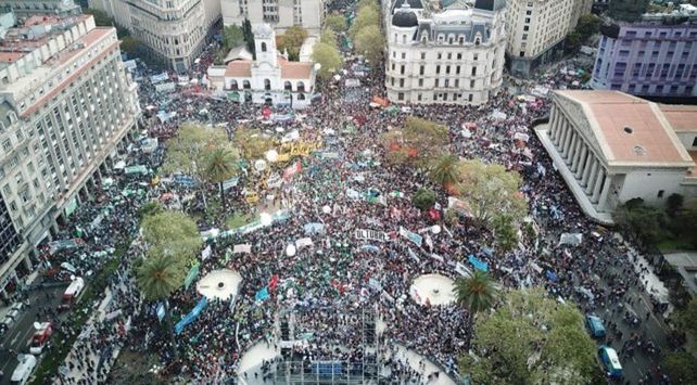 Micheli: O se cae este modelo o estos tipos dejan el gobierno