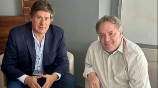 El intendente de Funes, Roly Santacroce, se reunió con el gerente de Mantenimiento de Corredores Viales, Axel Fernández.