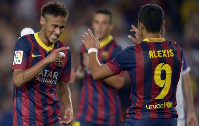 Los goleadores. Neymar y Alexis Sánchez festejan en el Camp Nou.