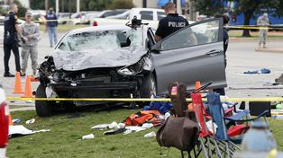 Una mujer ebria atropelló y mató a tres personas durante un desfile en Oklahoma