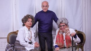 Christian Valci (centro) junto a Cristhian Ledesma y Gustavo Sosa que interpretan a Martirio y Consuelo.