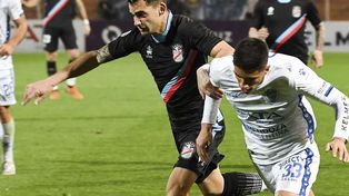 Arsenal pisa Varela con el deseo de ser el único puntero