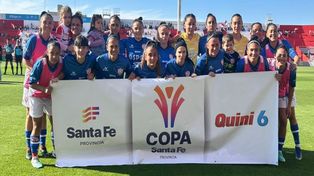 Tricampeonas santafesinas. Unión de Santa Fe se quedó por tercera vez con la Copa Santa Fe en el femenino. Venció a Adiur por 6 a 1 y con un global de 7 a 4 de los dos partidos finales.