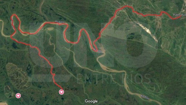 Diego Aubry, el maestro que recorrió 100 kilómetros en piragua en busca de alumnos para su escuela flotante