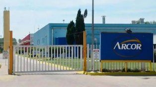 La caída del consumo también afecta a Arcor, que sufre un millonario derrumbe de sus ganancias