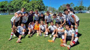 El festejo de la cuarta división de Patronato en suelo rafaelino.