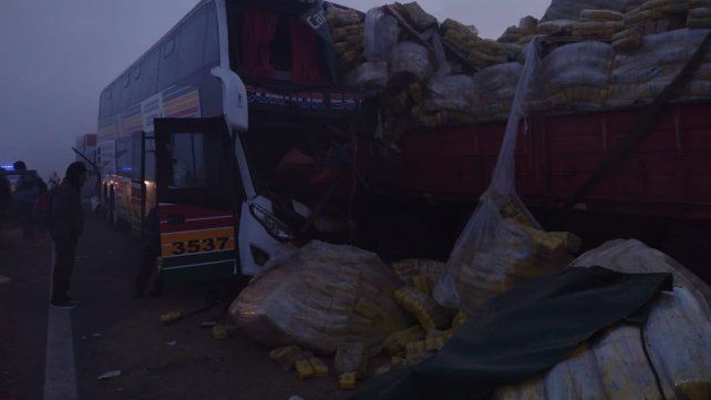 Ruta 12: confirman dos muertos en choque en cadena