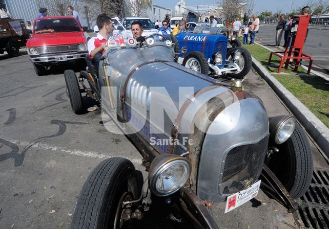 Súper TC 2000: se realizó la caravana en honor a los 30 años de la primera carrera en ciudad
