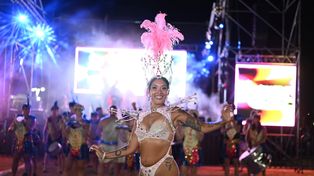 Comparsas, música en vivo y propuestas comunitarias marcaron la segunda noche de carnaval en el Centro de Expresiones de Alvear.&nbsp;